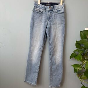 Lee Mid Rise Slim Fit Straight Leg Flex Motion Jeans FLAW. Women’s Size 4